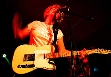 Effy, vokal & guitar